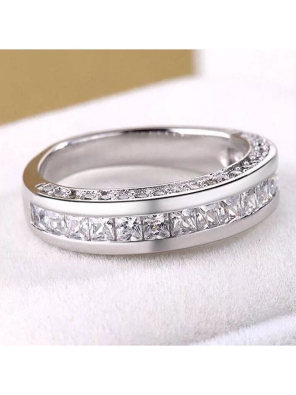 WEDDING BAND - Picture 3 of 3